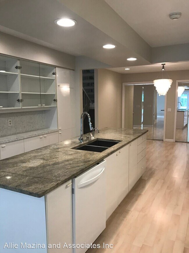 Building Photo - 4 br, 3.5 bath House - 5767  Som Center Rd