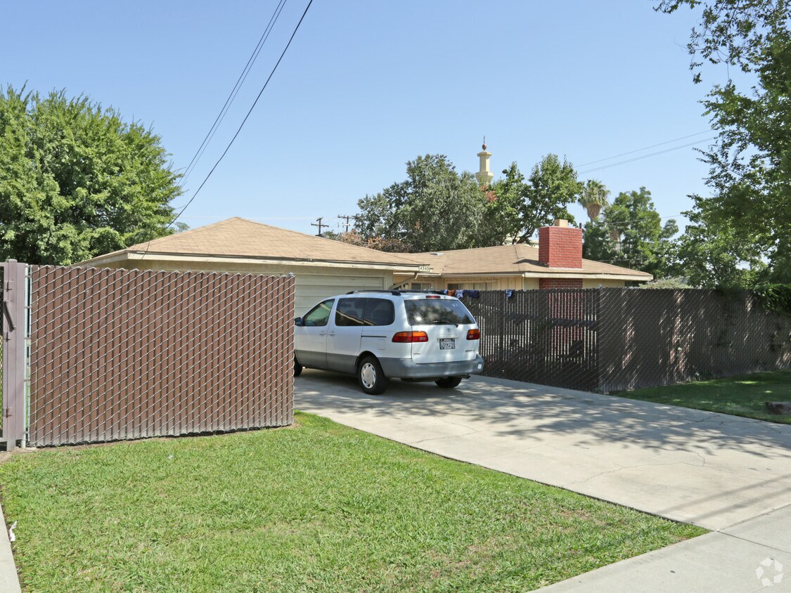 Foto del edificio - 4341-4343 E Sierra Madre Ave