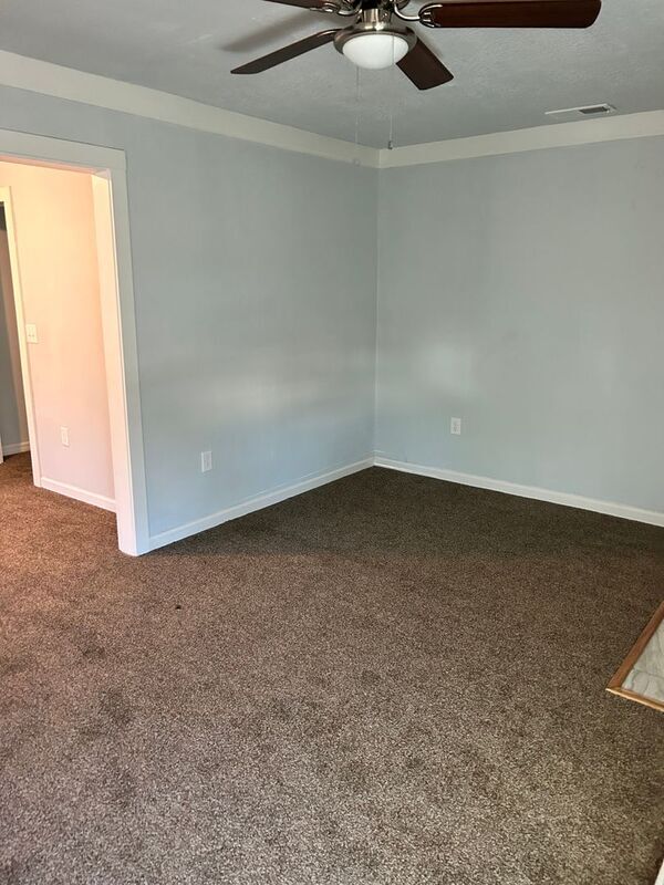 Building Photo - 601 27th St SW