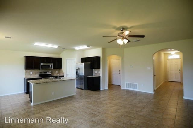 Building Photo - 3 br, 2 bath House - 5403 Waterbank Lane