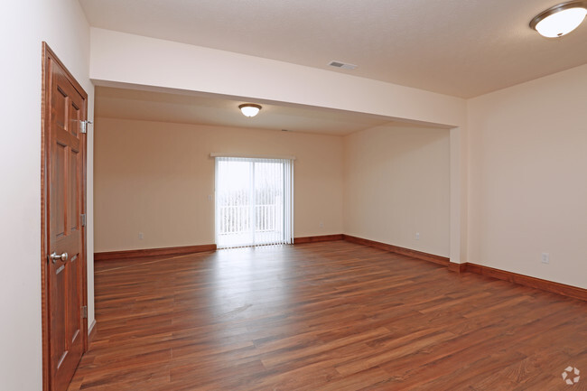 3BR - Living Room - Highland Park Apartment Homes