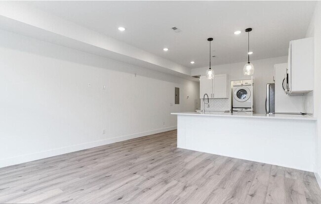 Foto del edificio - 2429 W Thompson St