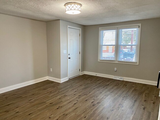 Sala de estar - Foto 2 - 2520 42nd St NW