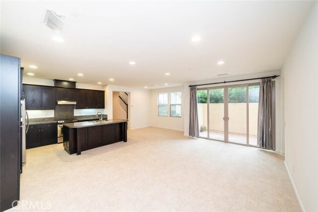 Building Photo - 39 City Stroll