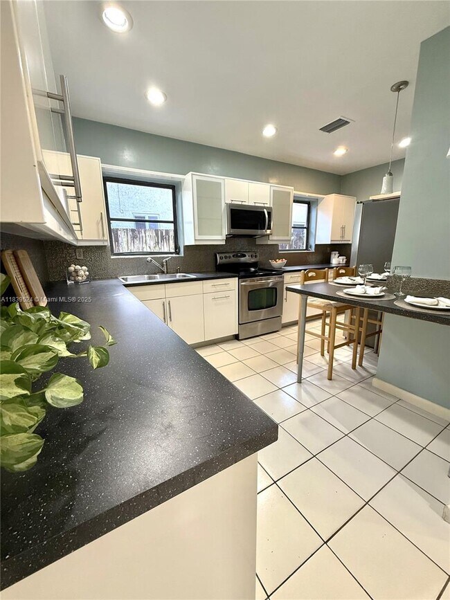 Foto del edificio - 5760 SW 55th St