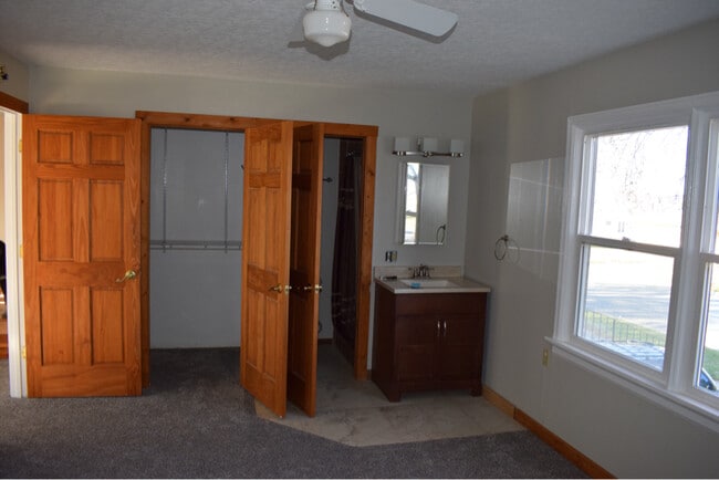 Building Photo - 1511 Knight St