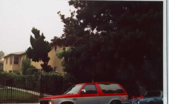 Foto del edificio - 6112 Eleanor Ave