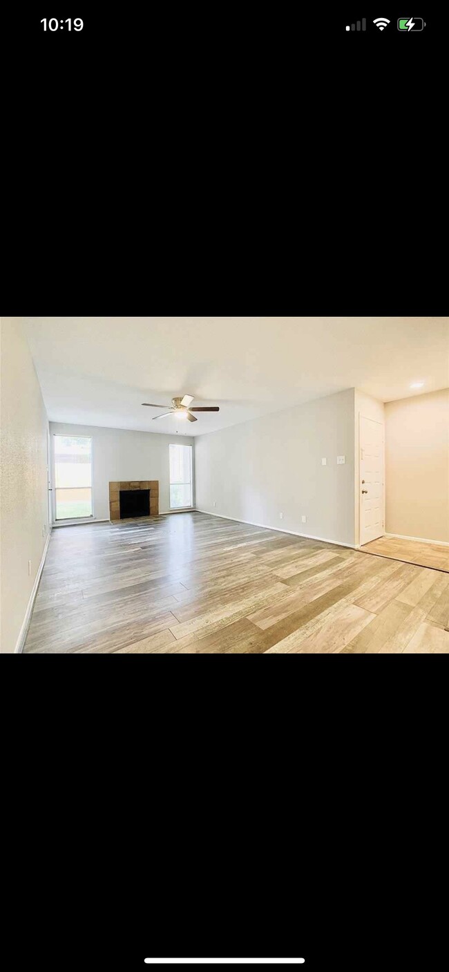 Living room - 10211 Sugar Branch Dr