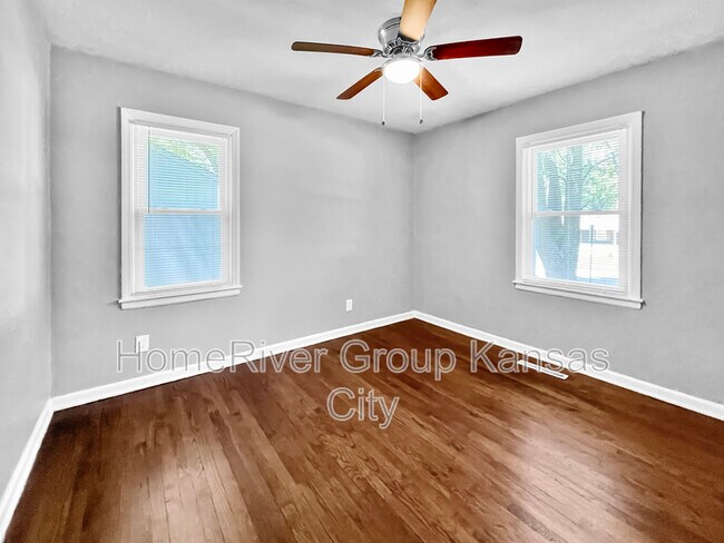 Foto del edificio - 8903 E 72nd St