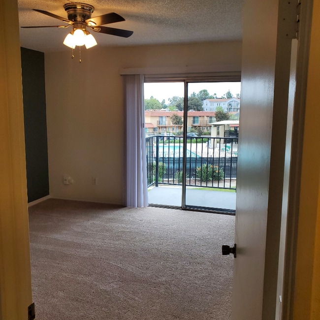 Building Photo - 1643 Rue De Valle