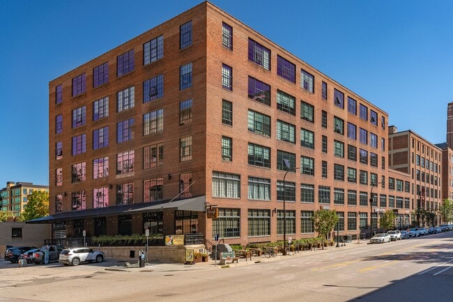 Building Photo - ElseWarehouse