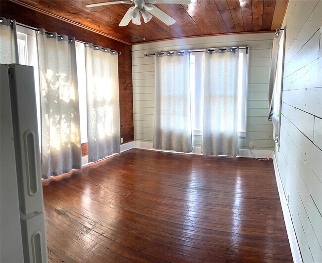 Foto del edificio - 703 W 11th St