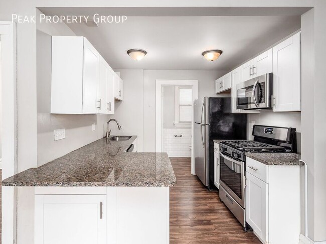 Building Photo - 26 E 2nd Ave