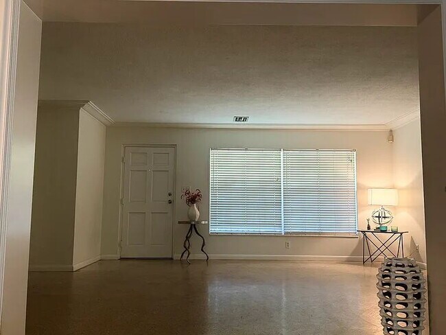 Building Photo - South Tampa Gem Near Bayshore | Huge Backyard + Prime Location