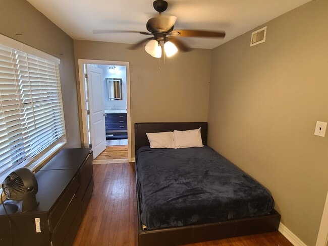 Foto del edificio - 207 Edwards St