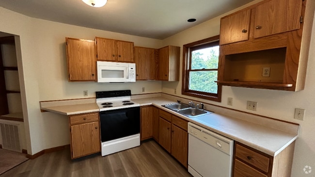 Building Photo - 4210 Menga Dr
