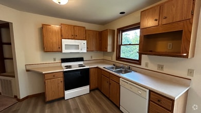 Building Photo - 4210 Menga Dr