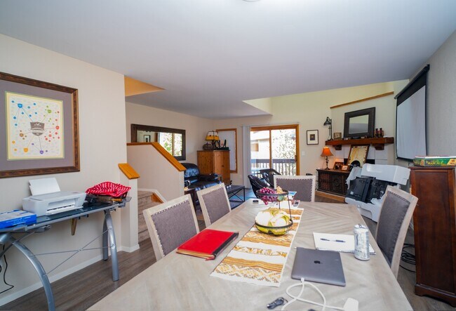 Foto del edificio - 2829 Springdale Ln