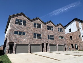 Building Photo - 2614 SW Livingston Square