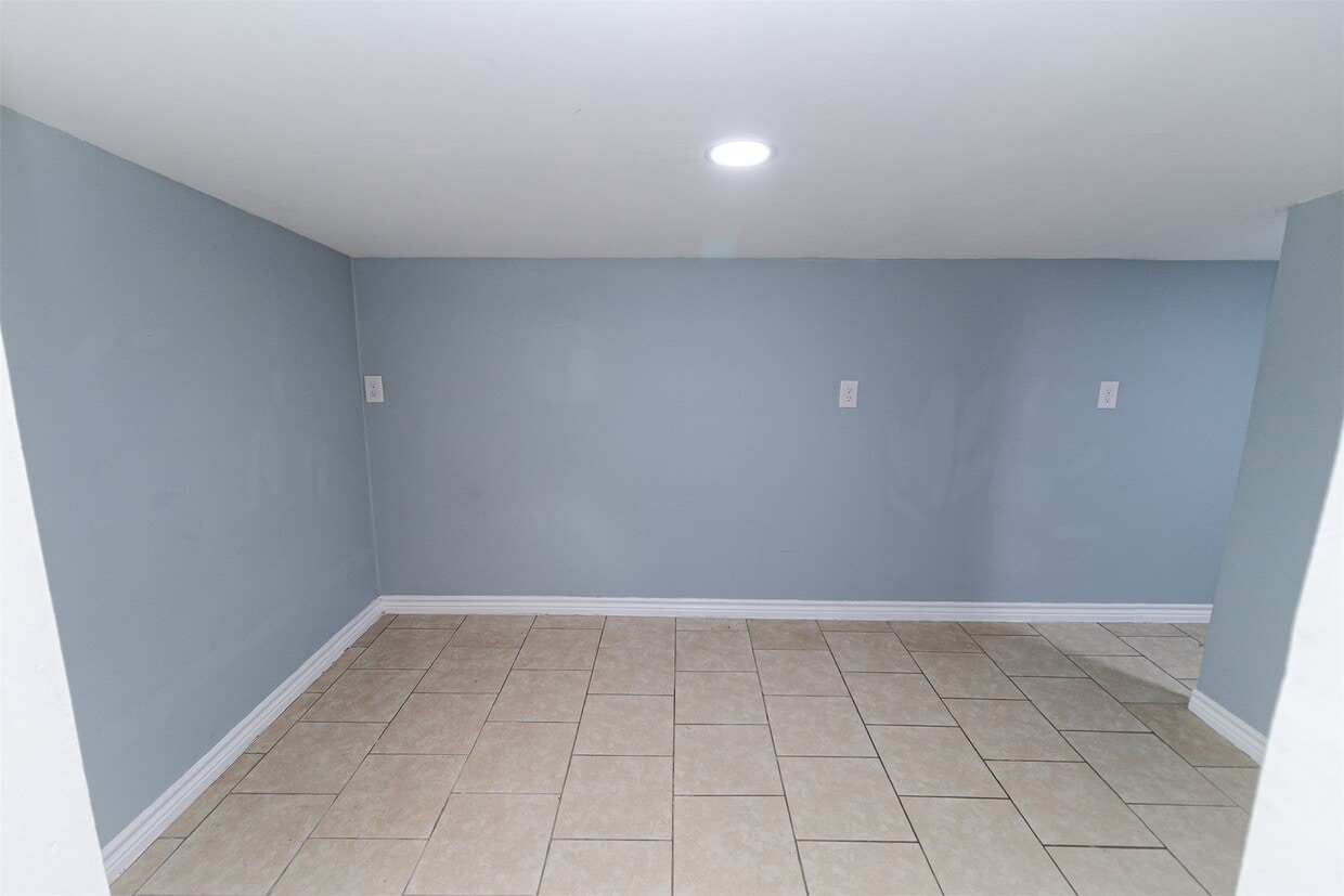 Building Photo - 25128 Faraway Ln