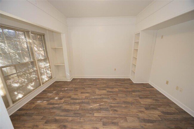 Foto del edificio - 2043 Hazel Hedge Ln