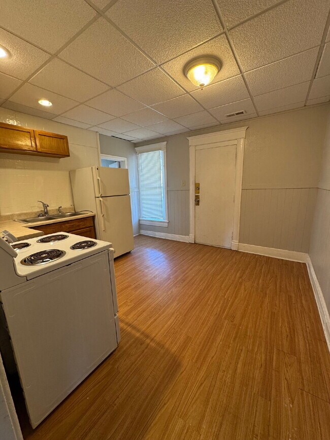Foto del edificio - "Cozy 1-Bedroom Haven in Wichita's Heart – Your Perfect Urban Retreat Awaits!"