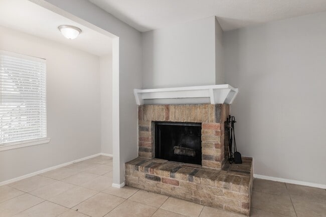 Building Photo - 10555 Turtlewood Ct