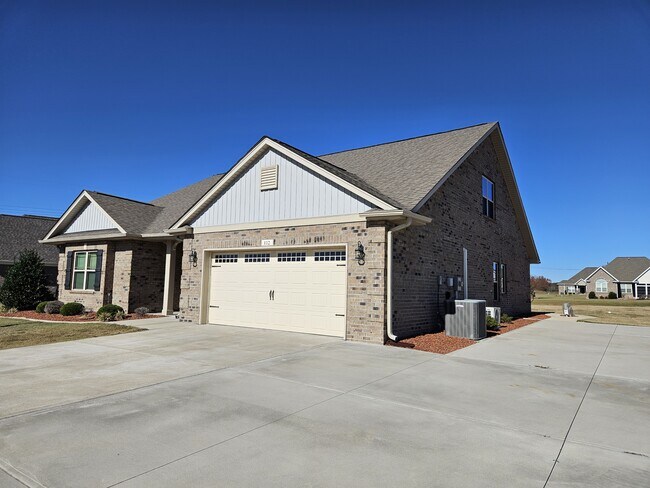 Foto del edificio - 112 Mergini Dr