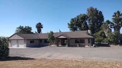 Building Photo - 2625-2624 4 Paws Way