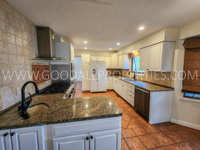 Building Photo - Executive 4 Bedroom 2 car garage home in C...