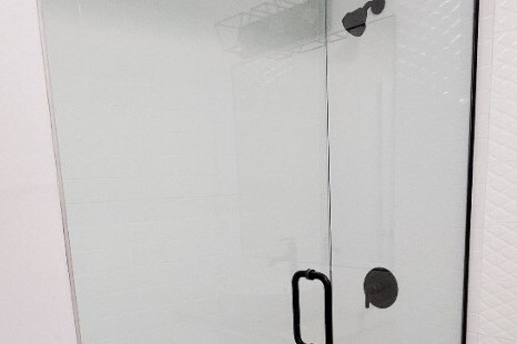 Ducha de lujo - 1649 N Sawyer Ave