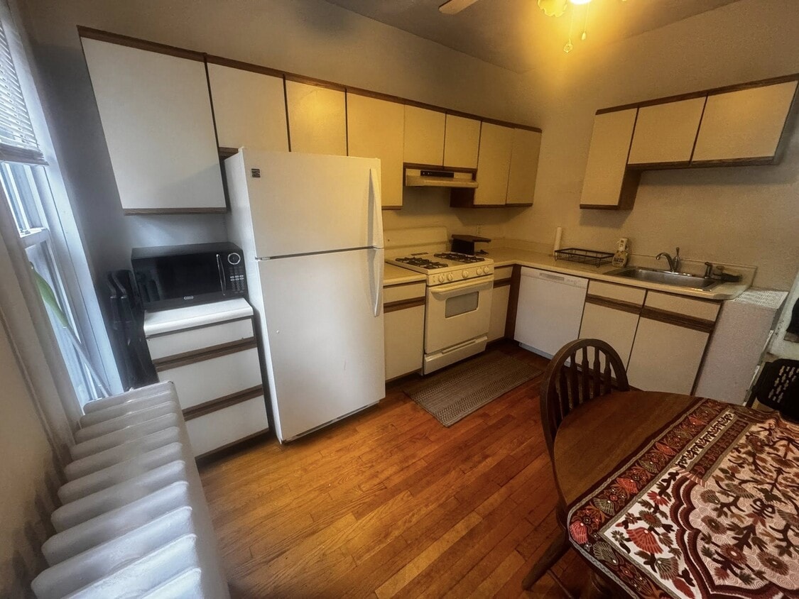Primary Photo - 37 Harvard St