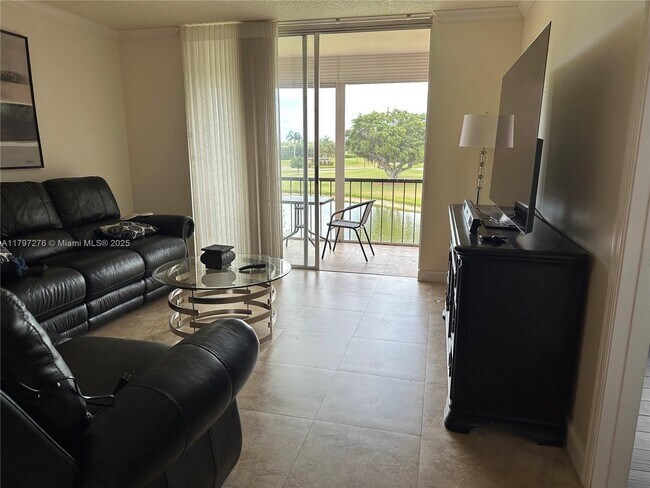 Foto del edificio - 9320 S Hollybrook Lake Dr