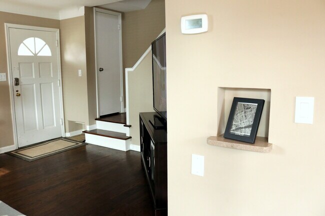 Building Photo - 2510 Galpin Ave