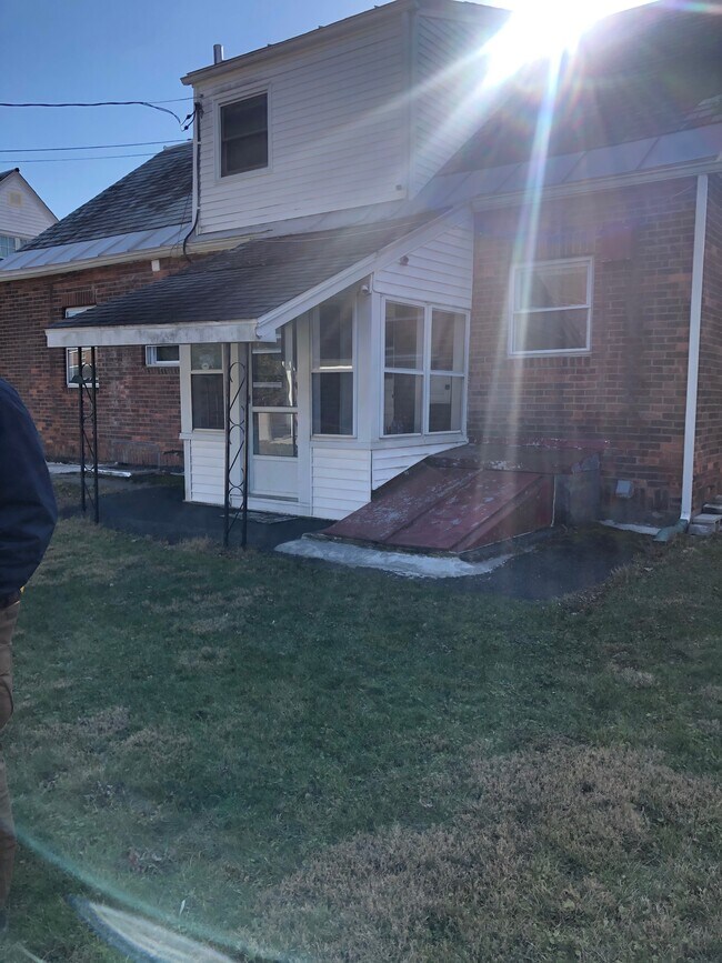 Rear Entry w/Fenced Yard and Enclosed Porch - 19 Home Ave