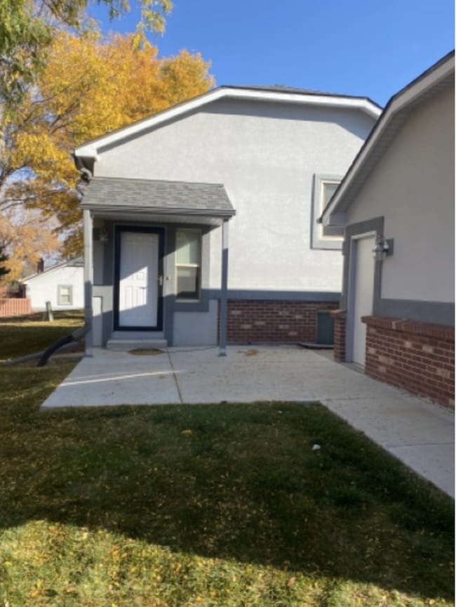 Cute townhome in Tech Center! Available 8/1/26 - Cute townhome in Tech Center! Available 8/1/26