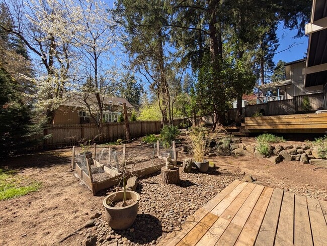 Building Photo - Fantastic 3-Bedroom, 2.5-Bath Home In East Eugene!