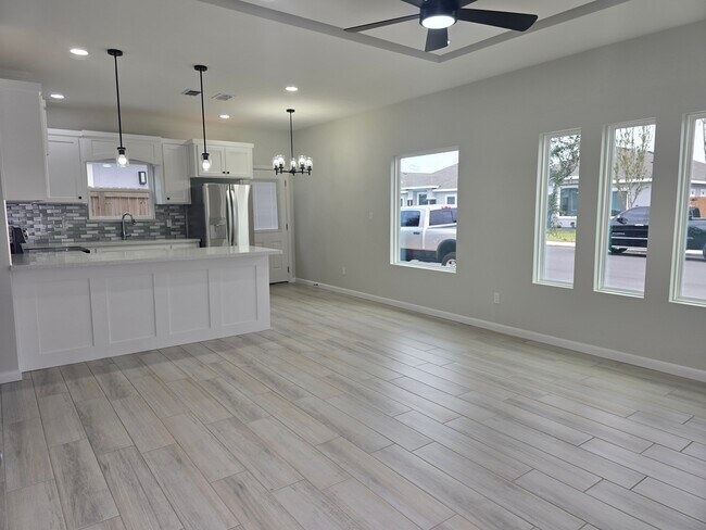 Foto del edificio - 919 N Abbey Ave