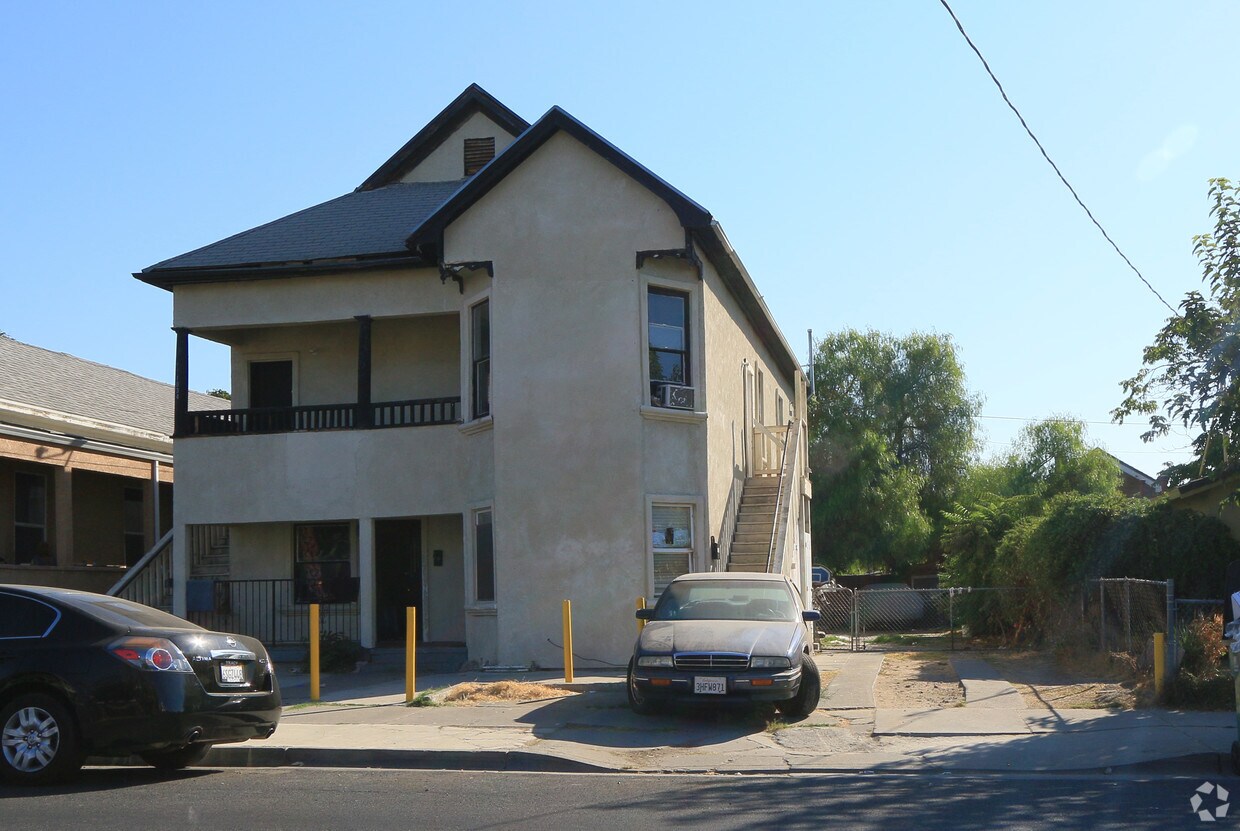 Building Photo - 1034-1040 S California St