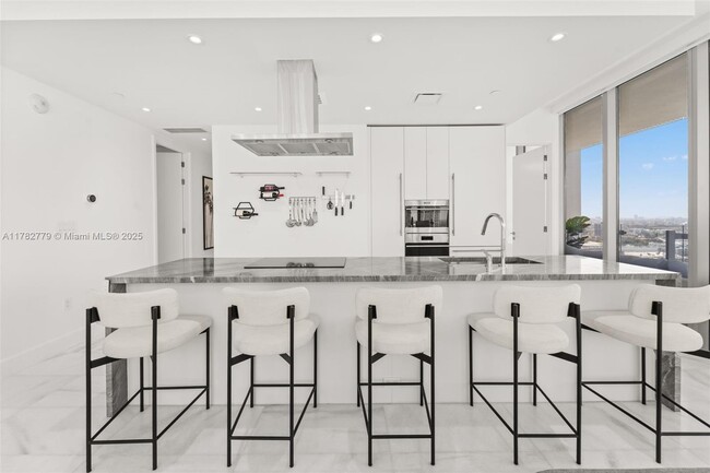 Foto del edificio - 700 NE 26th Ter