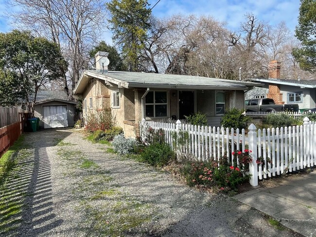 Foto del edificio - Cozy and Spacious 2-Bedroom House in the A...