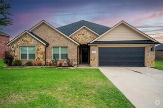 Building Photo - 1543 Meadowlake Dr