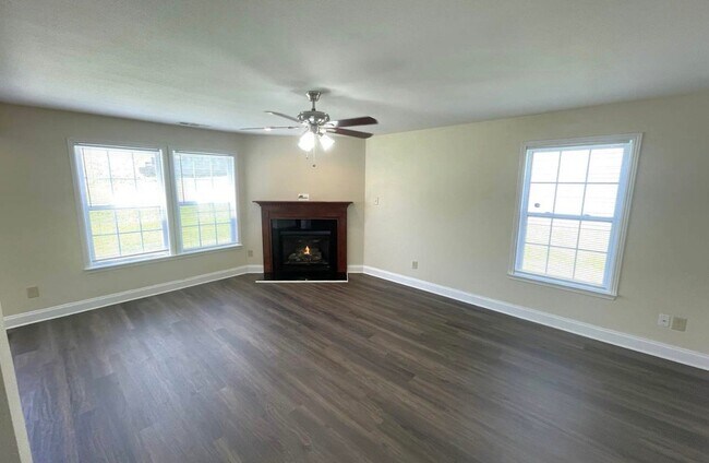 Building Photo - 952 Littleton Dr