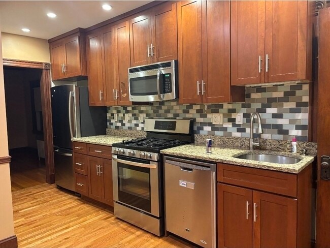 Building Photo - 121-123-123 Willow St