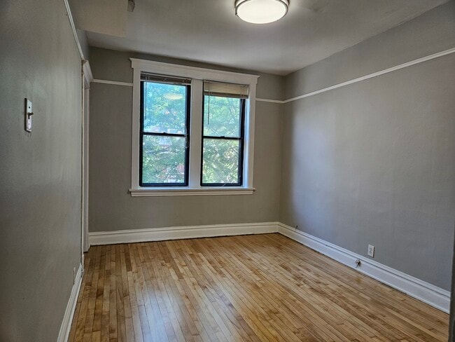 Building Photo - 1849 W 17th St