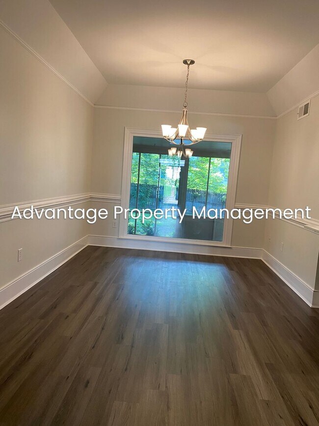 Building Photo - Immaculate and Newly Renovated Home in Ger...