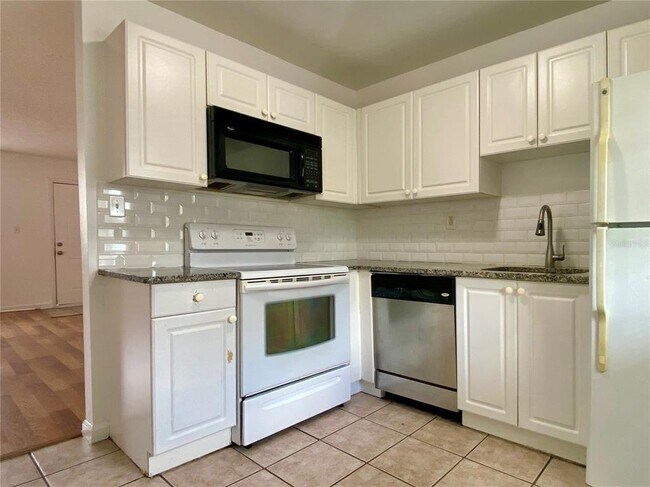 Foto del edificio - 205 Pine Tulip Ct