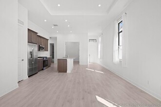 Building Photo - 199 SE Via Sangro