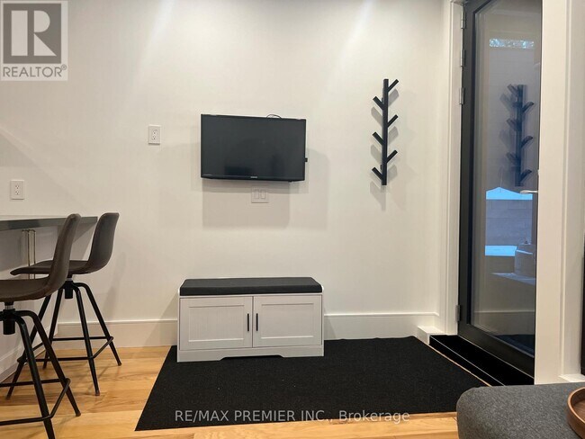 Building Photo - 7 Glen Eden Crescent