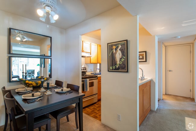 1BR, 1BA - 625 SF Model - Pavilion